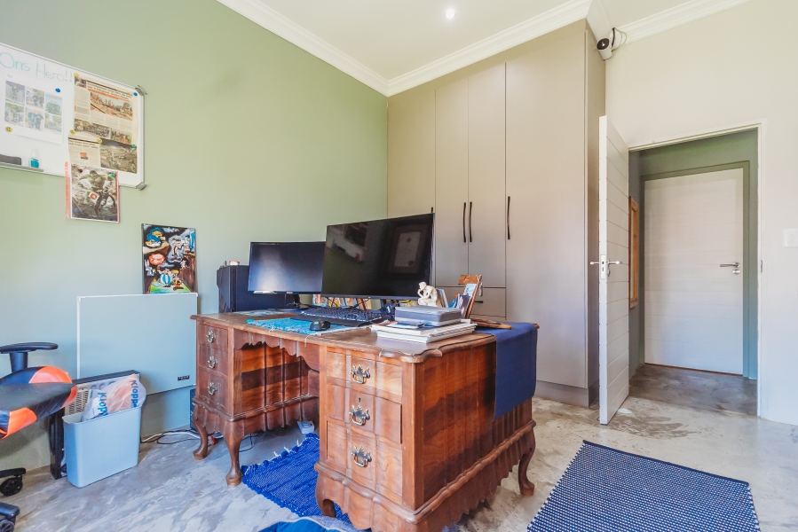 5 Bedroom Property for Sale in Heather Park Western Cape